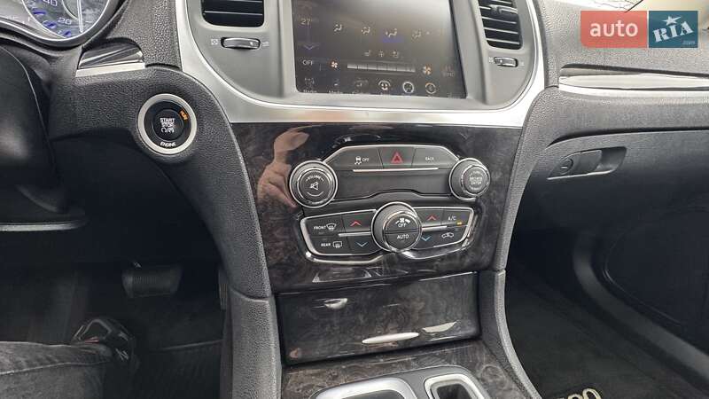 Седан Chrysler 300C 2016 в Києві фото 39 Седан Chrysler 300C 2016 в Києві
