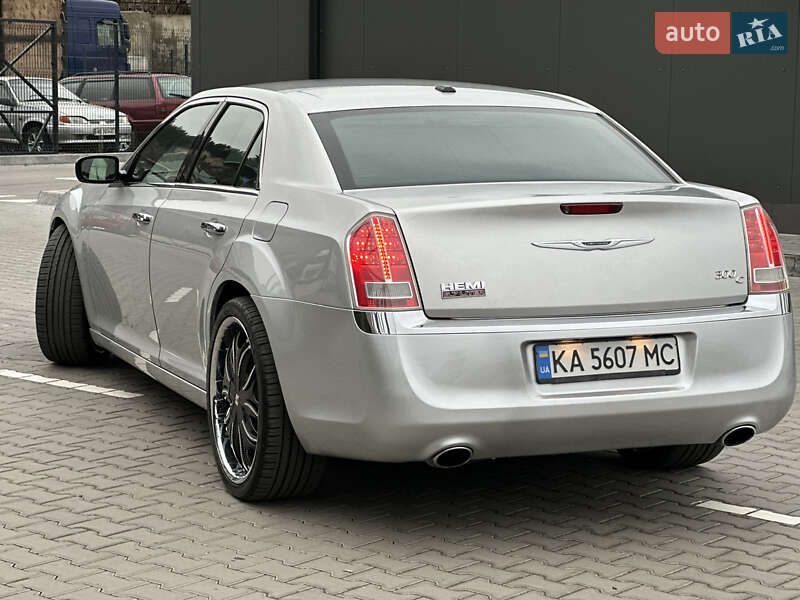 Седан Chrysler 300C 2012 в Могилів-Подільському