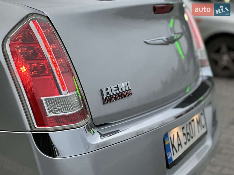 Седан Chrysler 300C 2012 в Могилів-Подільському