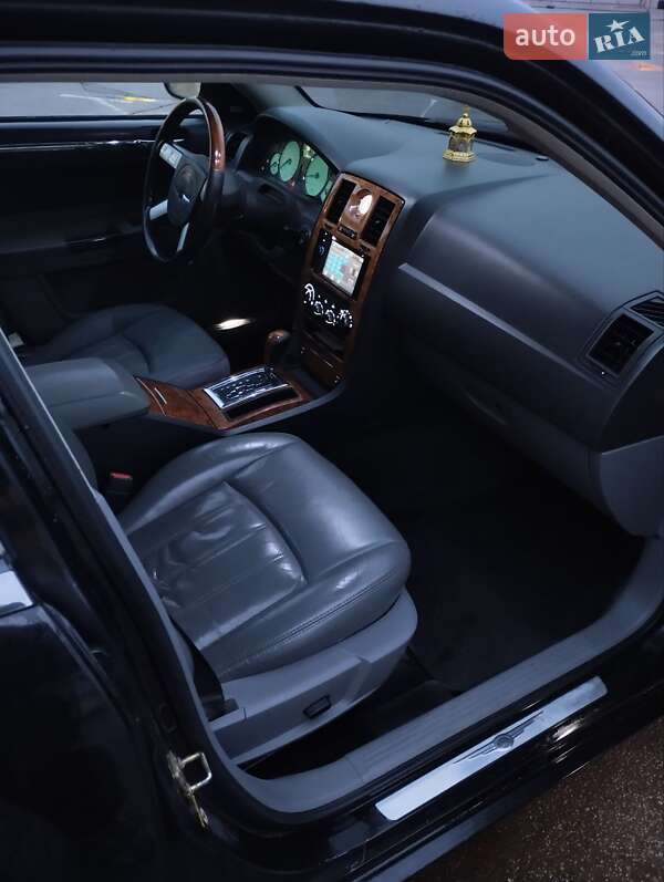 Седан Chrysler 300C 2005 в Житомире