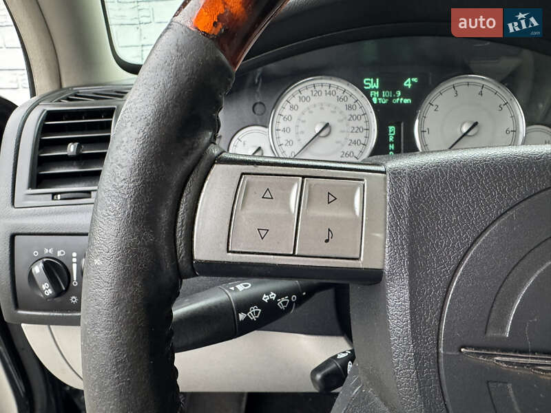 Седан Chrysler 300C 2005 в Киеве фото 30 Седан Chrysler 300C 2005 в Киеве