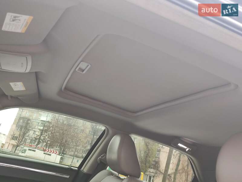 Седан Chrysler 300C 2006 в Днепре