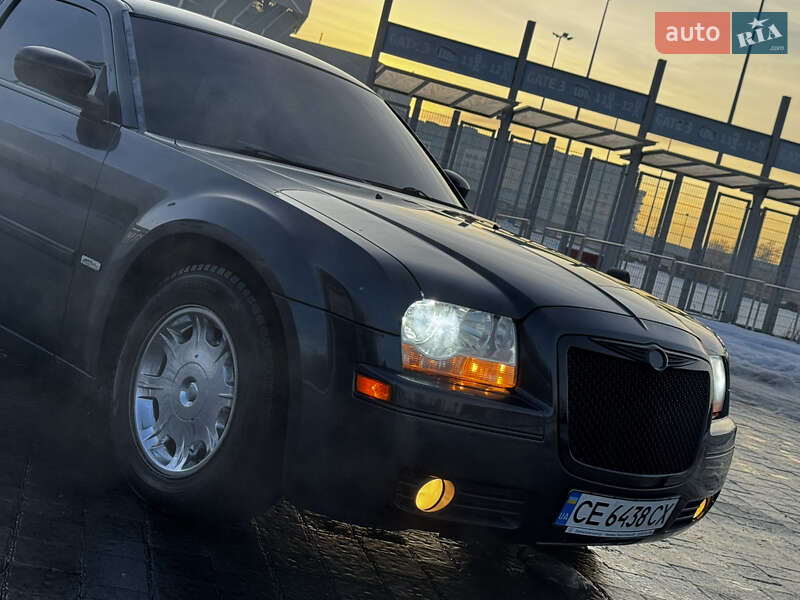 Седан Chrysler 300C 2006 в Львове