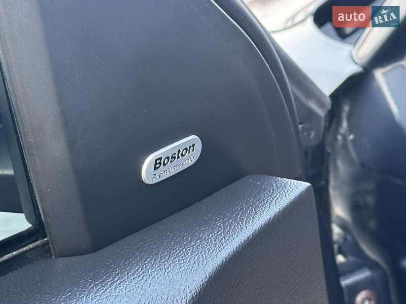 Седан Chrysler 300C 2006 в Львове