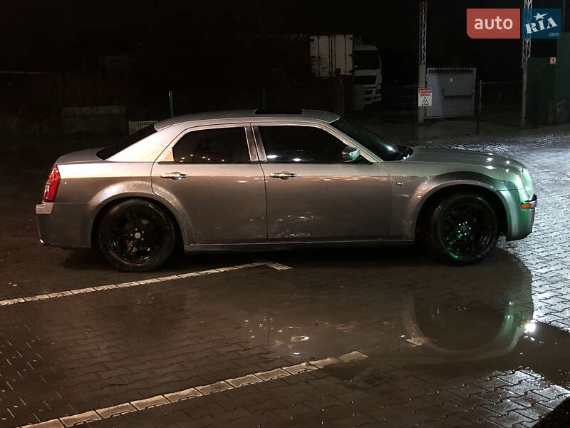 Седан Chrysler 300C 2006 в Черновцах