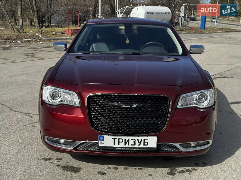 Седан Chrysler 300C 2017 в Дніпрі