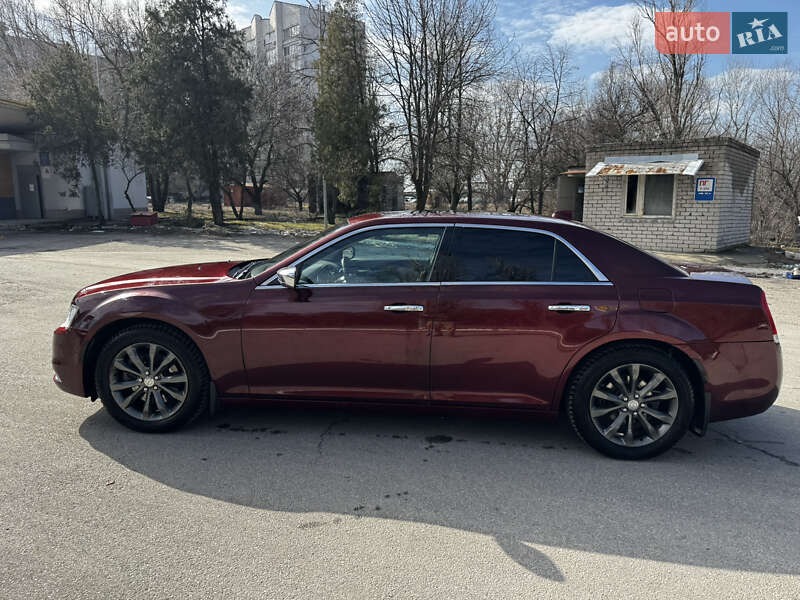 Седан Chrysler 300C 2017 в Дніпрі