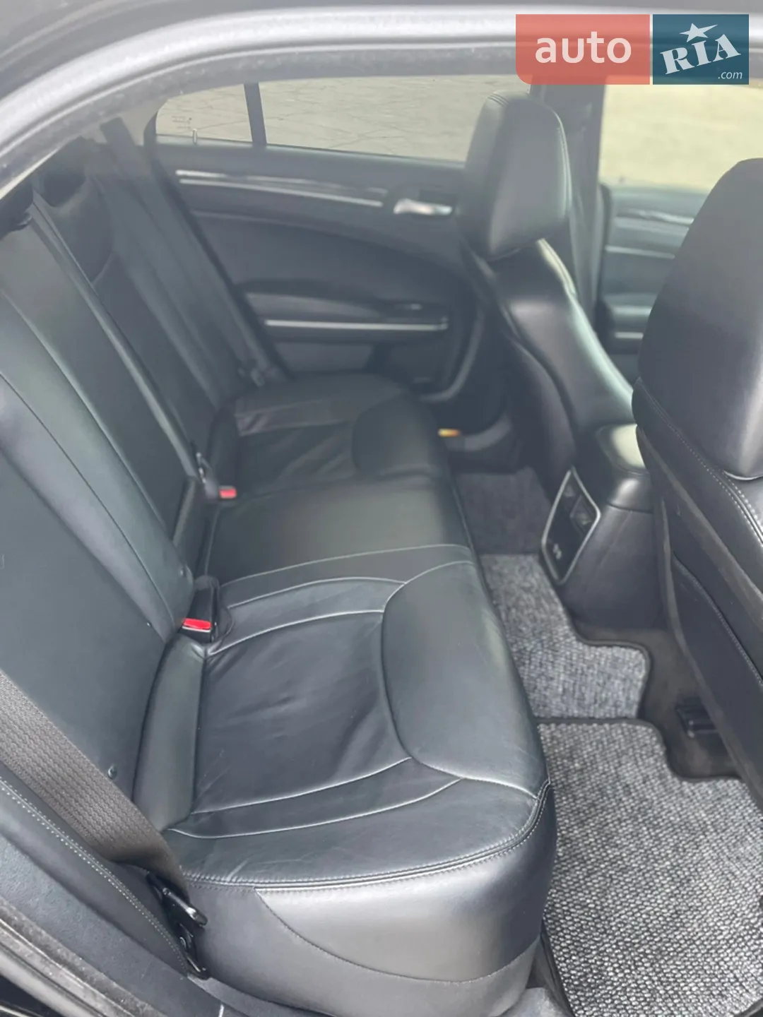 2015 Chrysler 300C - мініатюра 21