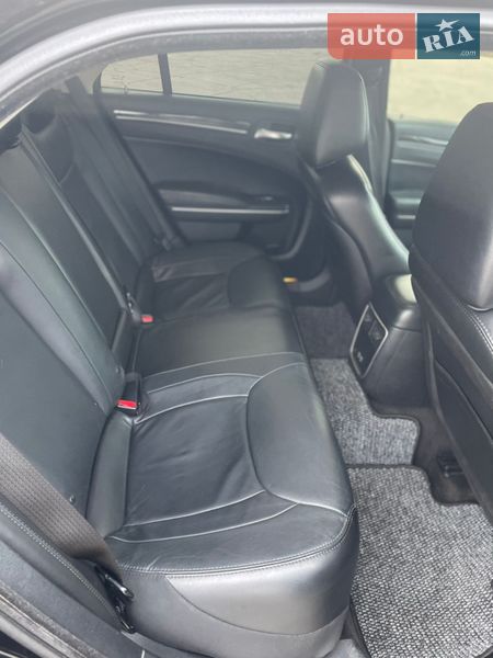 Седан Chrysler 300C 2015 в Києві