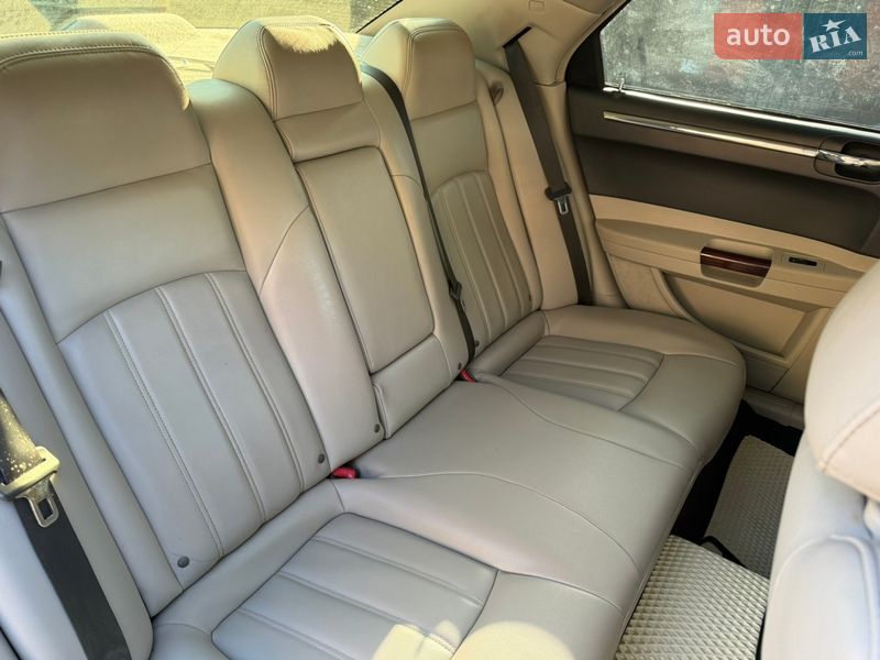 Седан Chrysler 300C 2005 в Виннице