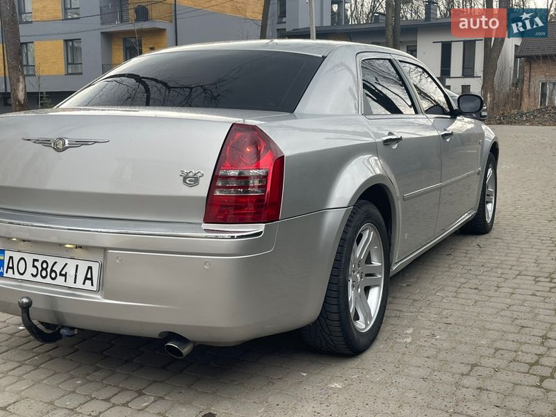 Седан Chrysler 300C 2006 в Львове