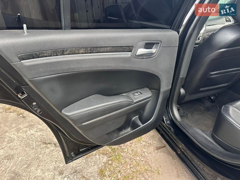 Седан Chrysler 300C 2011 в Кременчуге фото 18 Седан Chrysler 300C 2011 в Кременчуге