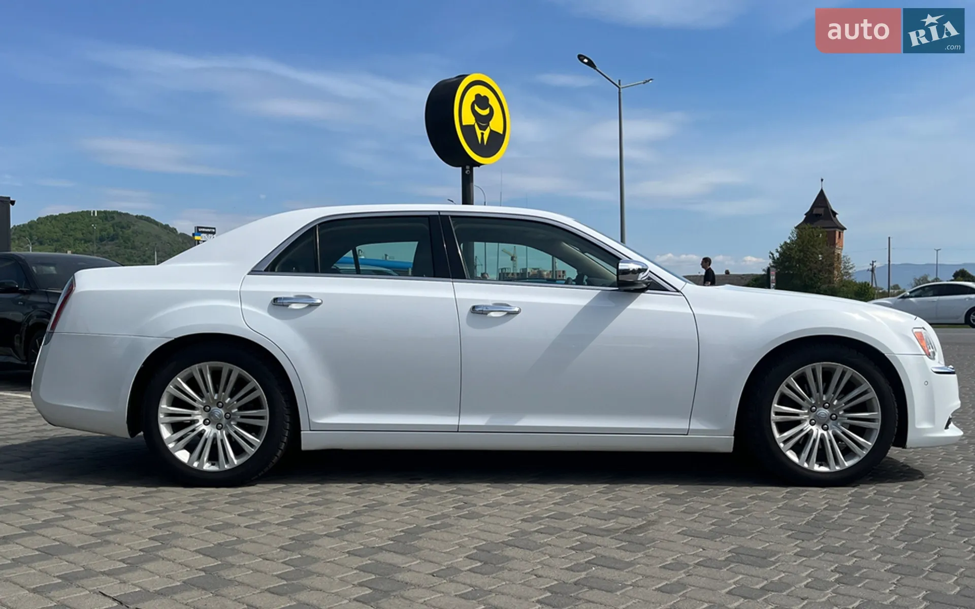2012 Chrysler 300C - мініатюра 9