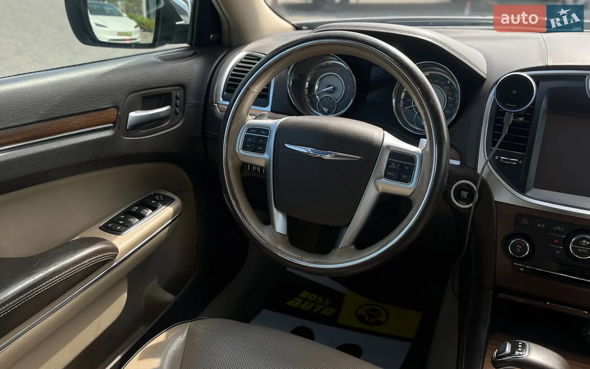 2012 Chrysler 300C - мініатюра 15