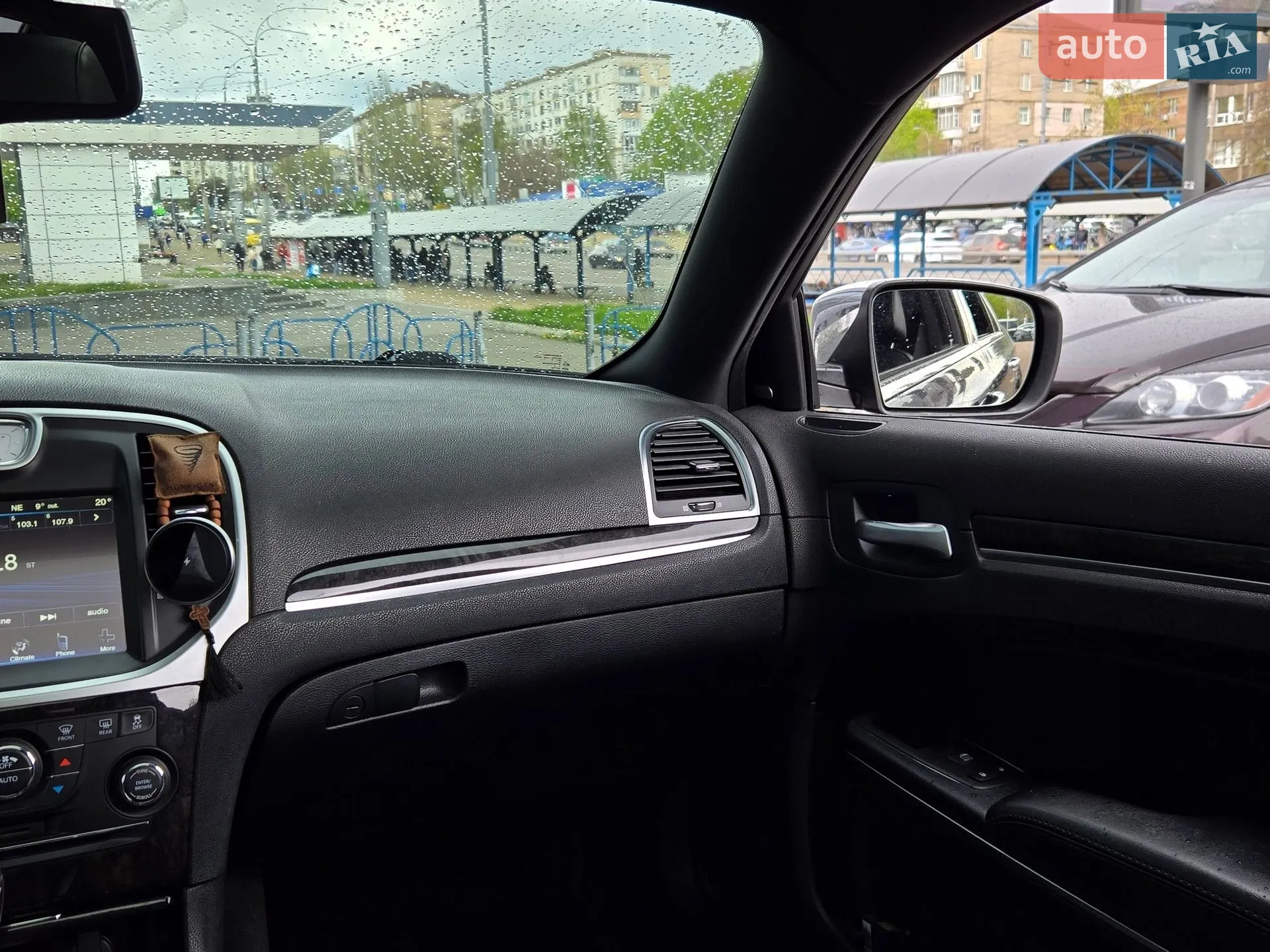 2012 Chrysler 300C - мініатюра 24
