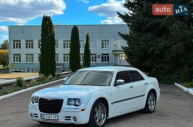 Седан Chrysler 300C 2005 в Рівному