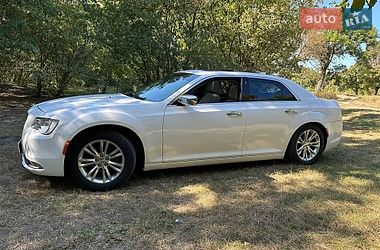 Седан Chrysler 300C 2016 в Киеве
