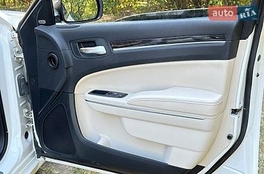 Седан Chrysler 300C 2016 в Киеве