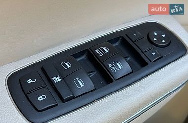 Седан Chrysler 300C 2016 в Киеве