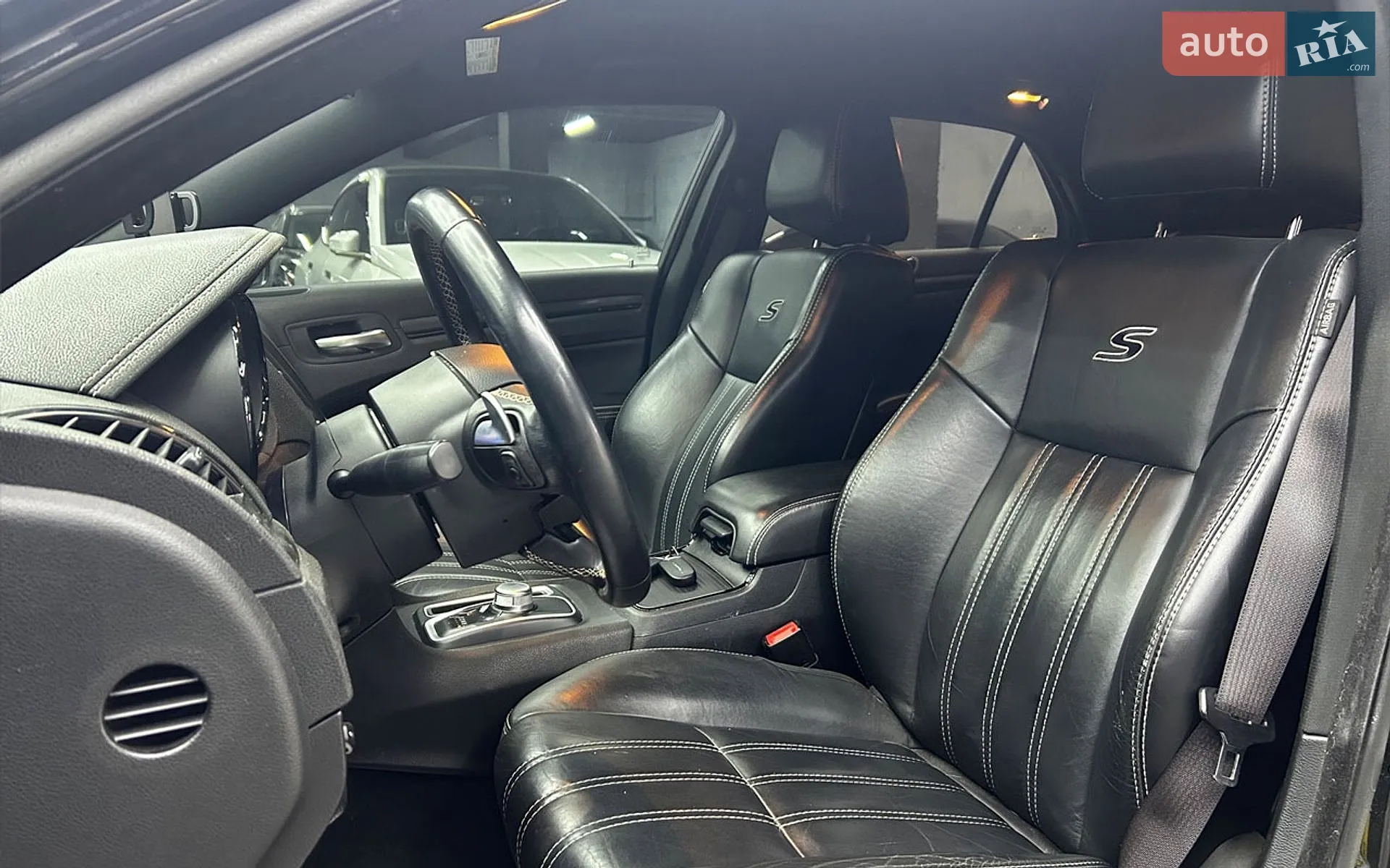 2015 Chrysler 300C - мініатюра 11