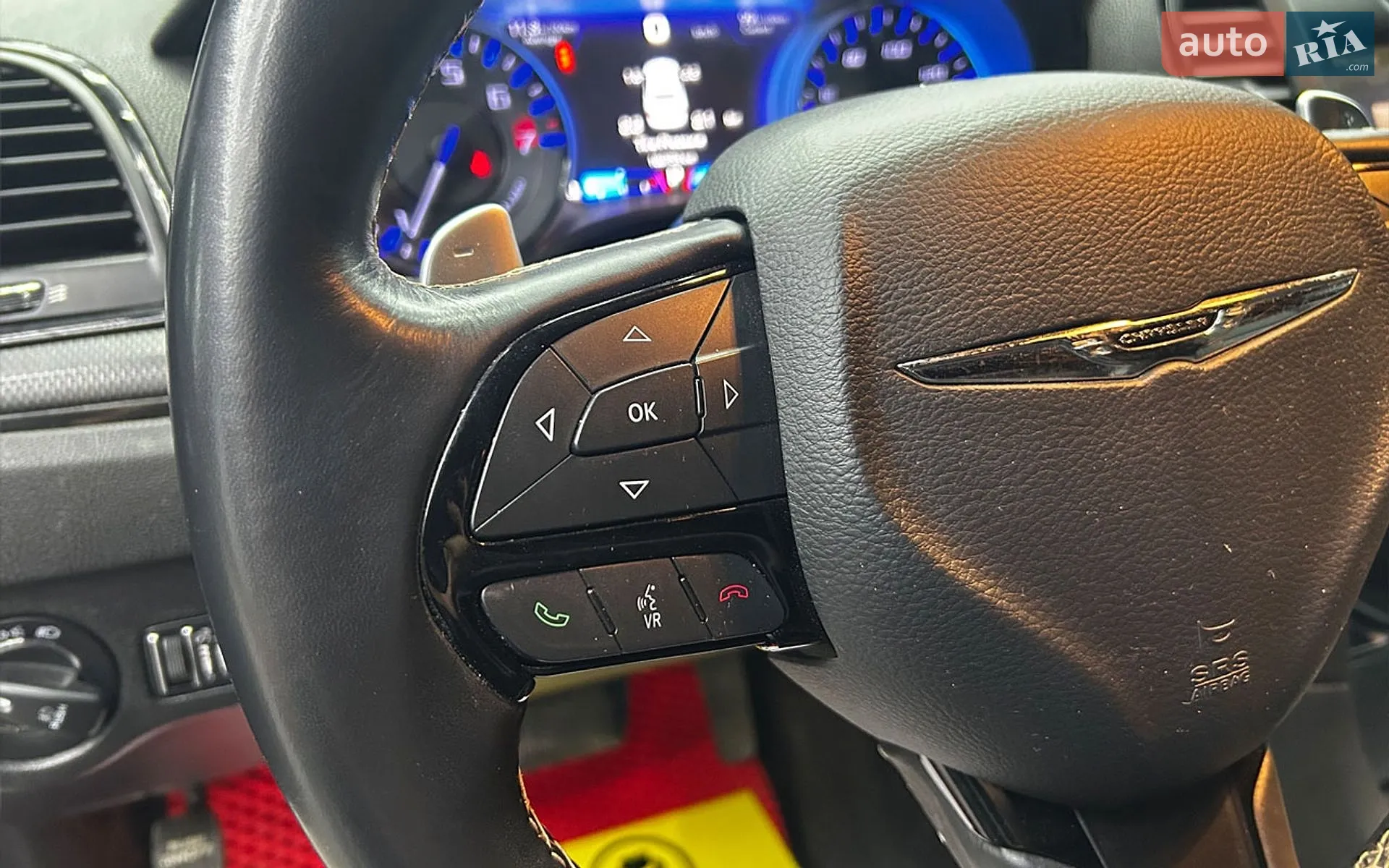 2015 Chrysler 300C - мініатюра 19