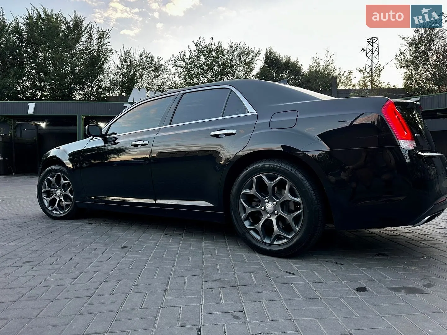 2016 Chrysler 300C - мініатюра 6