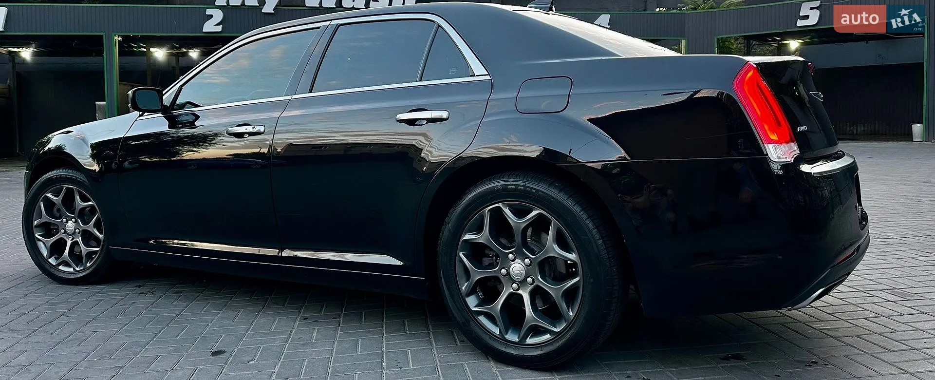 2016 Chrysler 300C - мініатюра 7