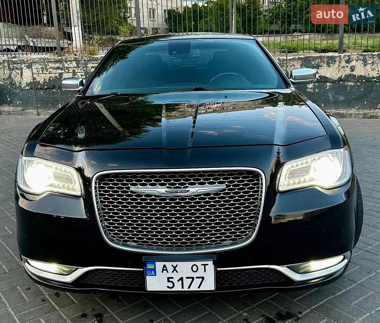 2016 Chrysler 300C - мініатюра 10