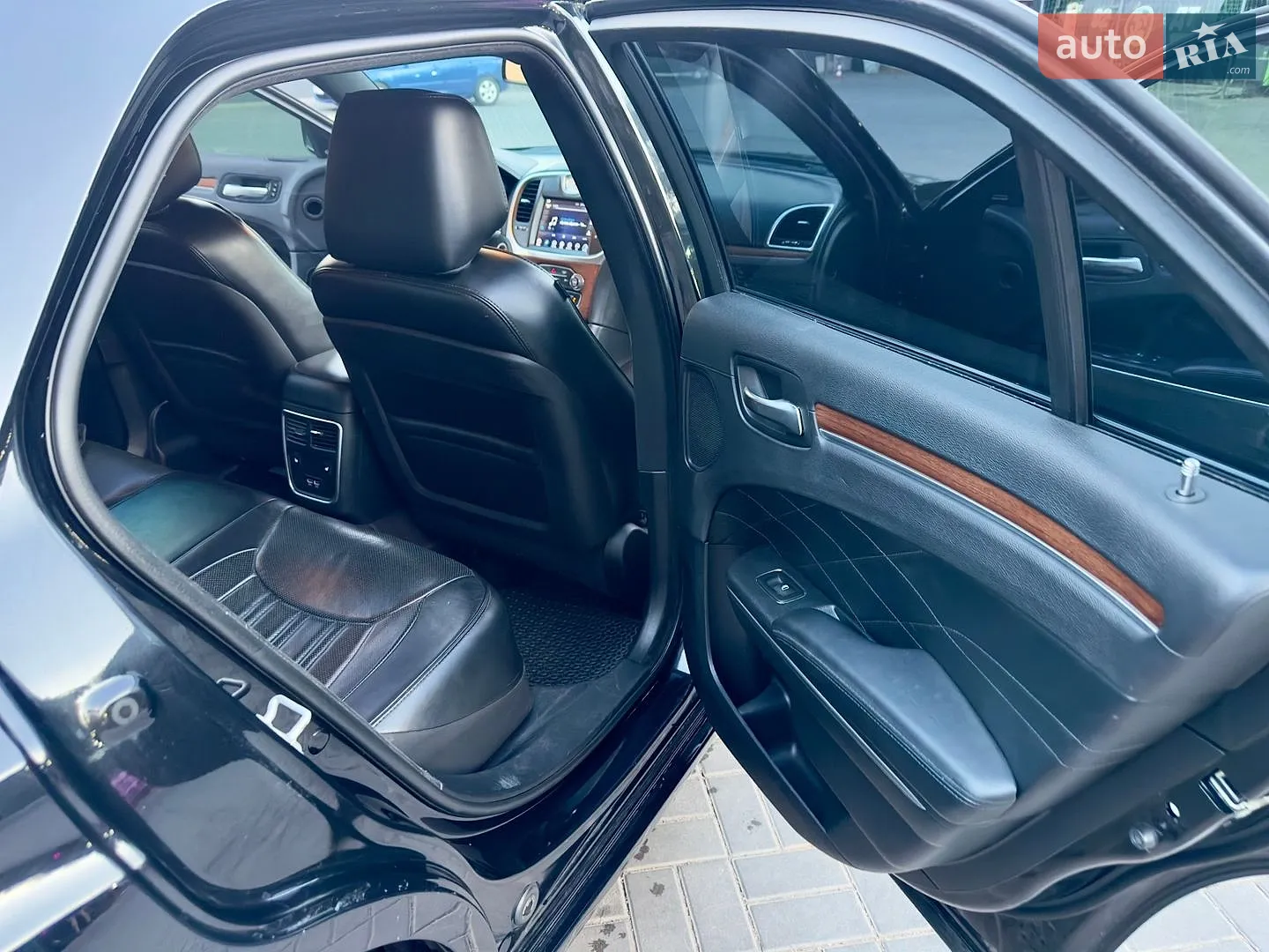 2016 Chrysler 300C - мініатюра 11