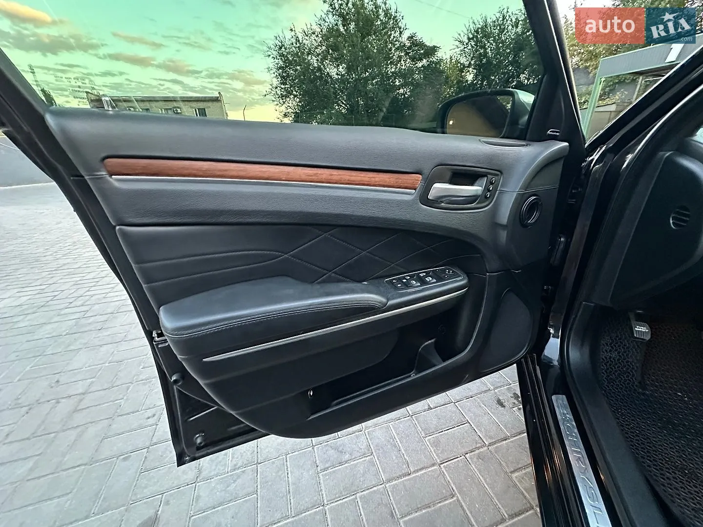 2016 Chrysler 300C - мініатюра 22