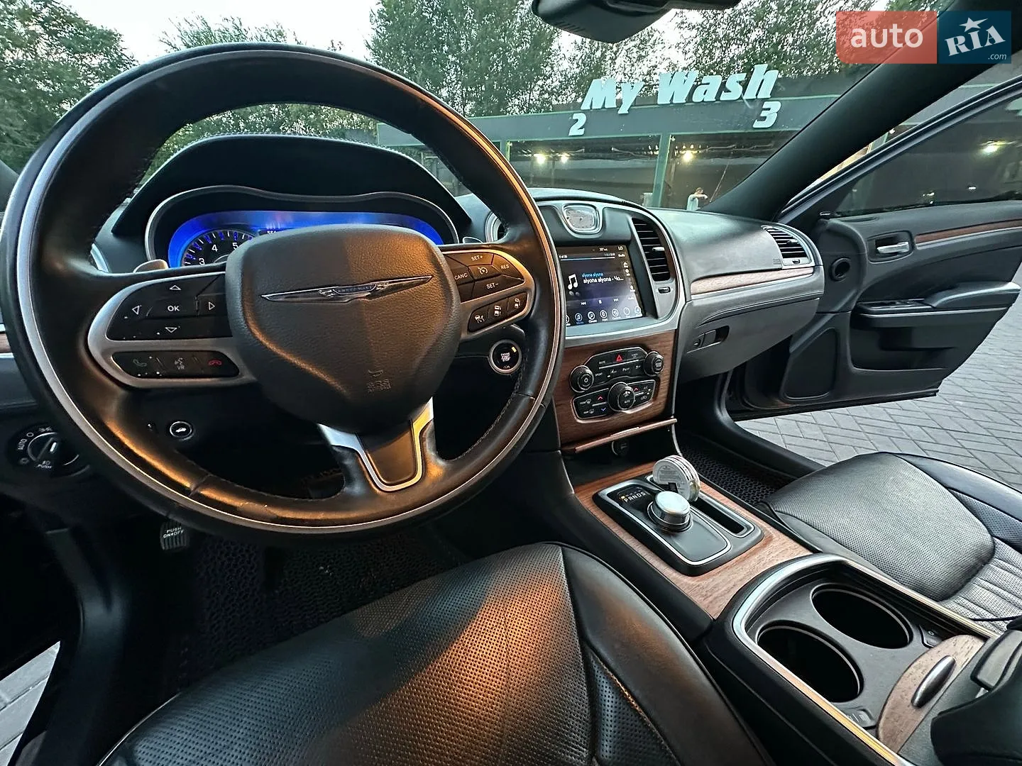 2016 Chrysler 300C - мініатюра 24