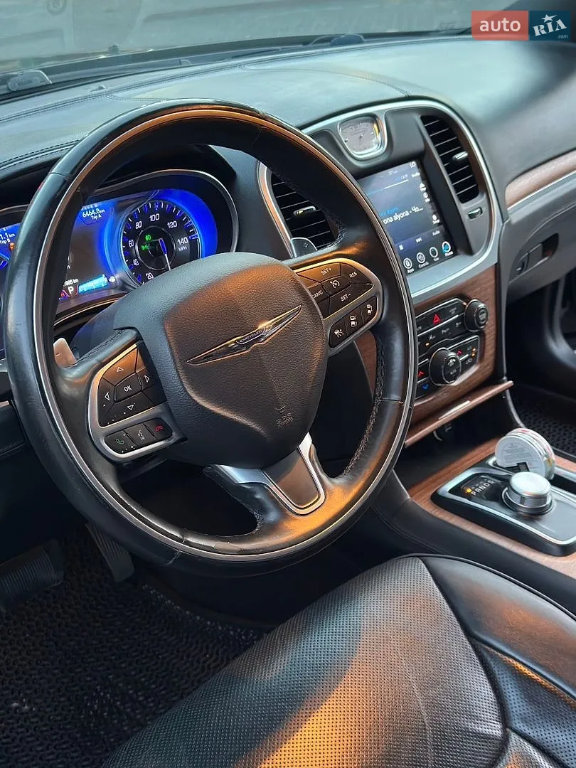 2016 Chrysler 300C - мініатюра 26