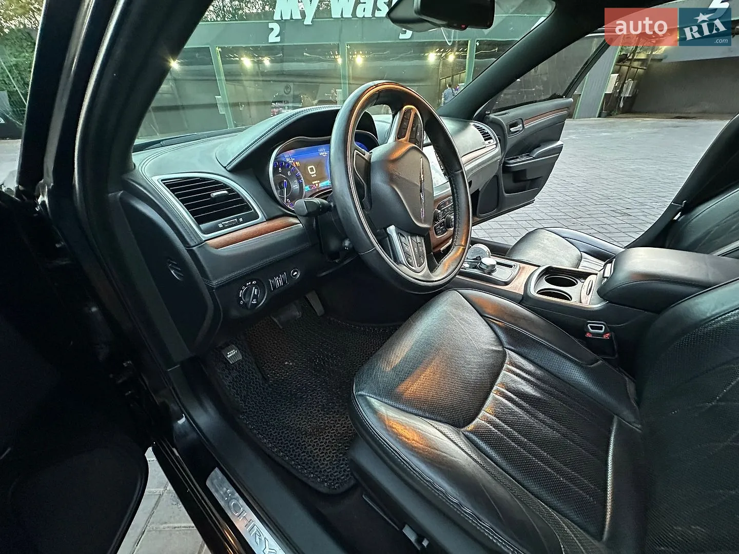 2016 Chrysler 300C - мініатюра 25