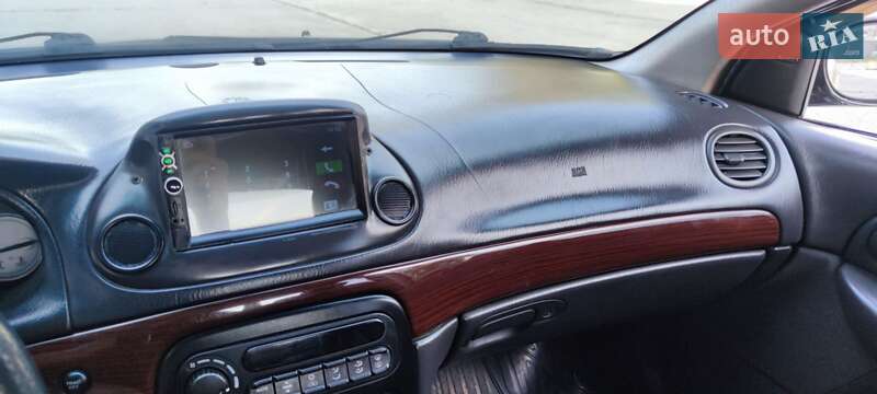 Седан Chrysler 300M 2000 в Горішніх Плавнях