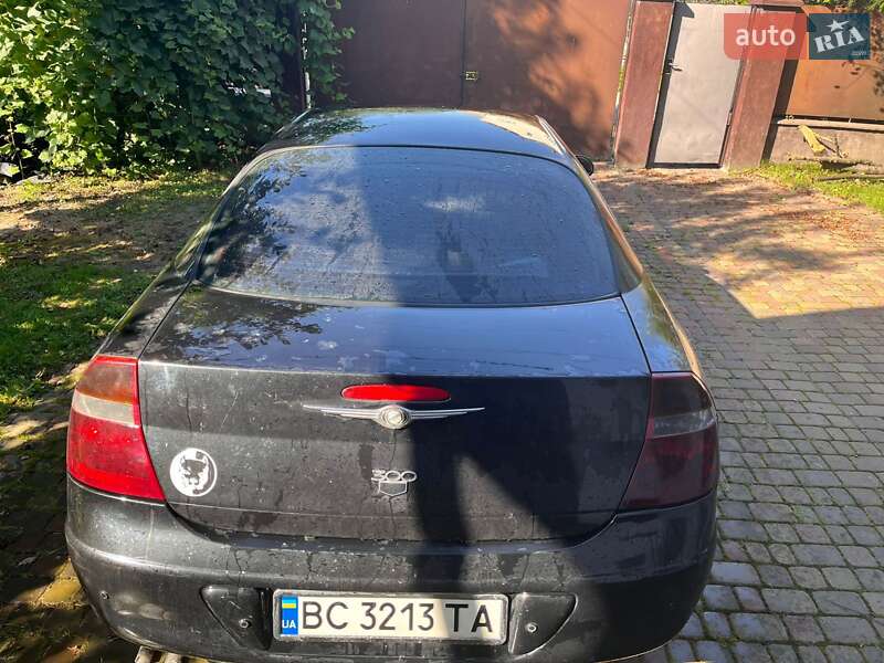 Седан Chrysler 300M 2003 в Львове