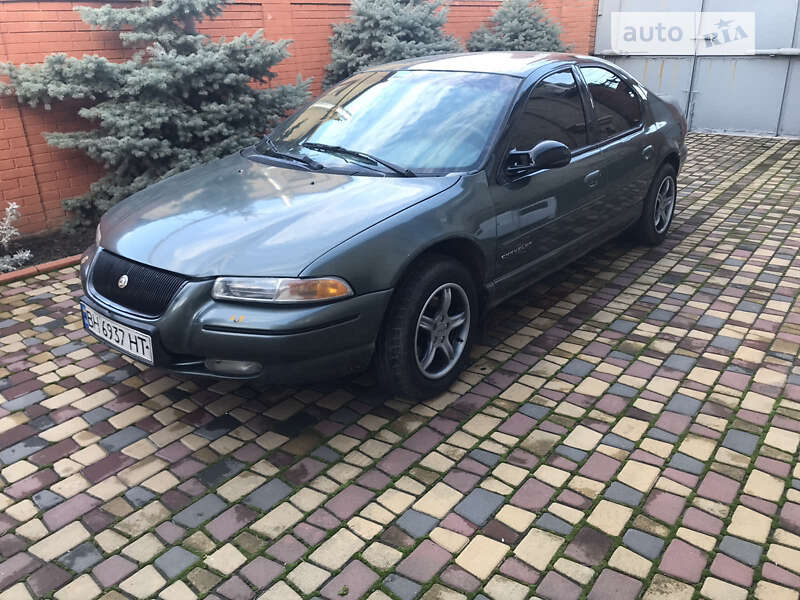 Седан Chrysler Cirrus 1995 в Измаиле