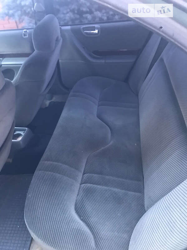 Седан Chrysler Cirrus 1995 в Измаиле