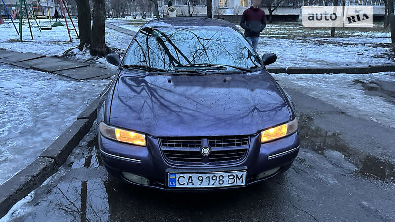 Седан Chrysler Cirrus 1995 в Киеве