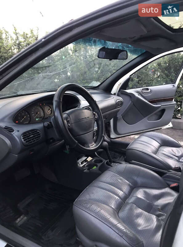 Седан Chrysler Cirrus 1994 в Кропивницком