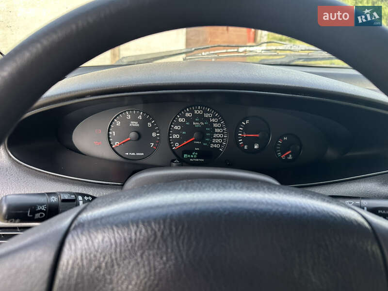 Седан Chrysler Cirrus 1995 в Вязовке