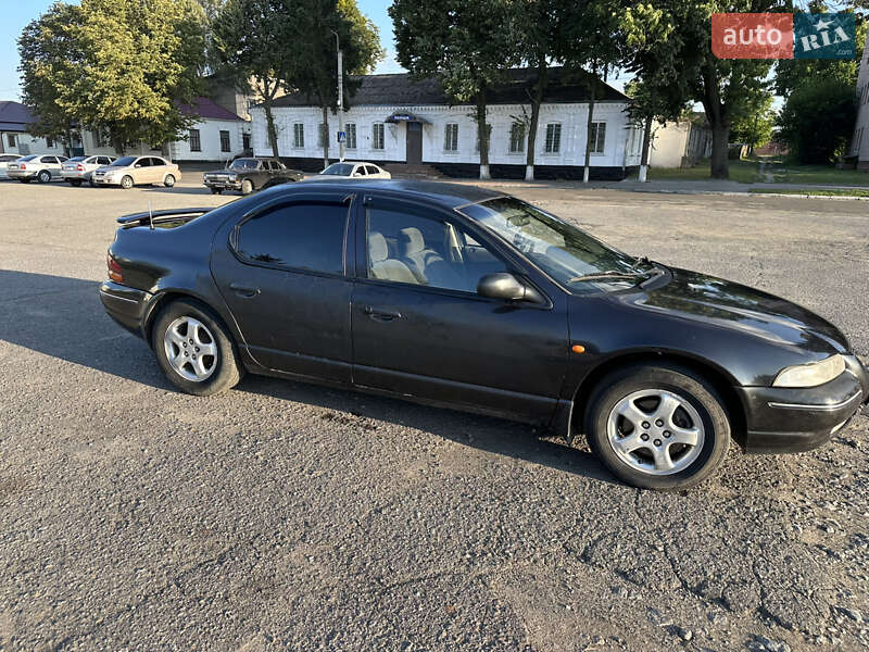 Седан Chrysler Cirrus 1995 в Городищеві
