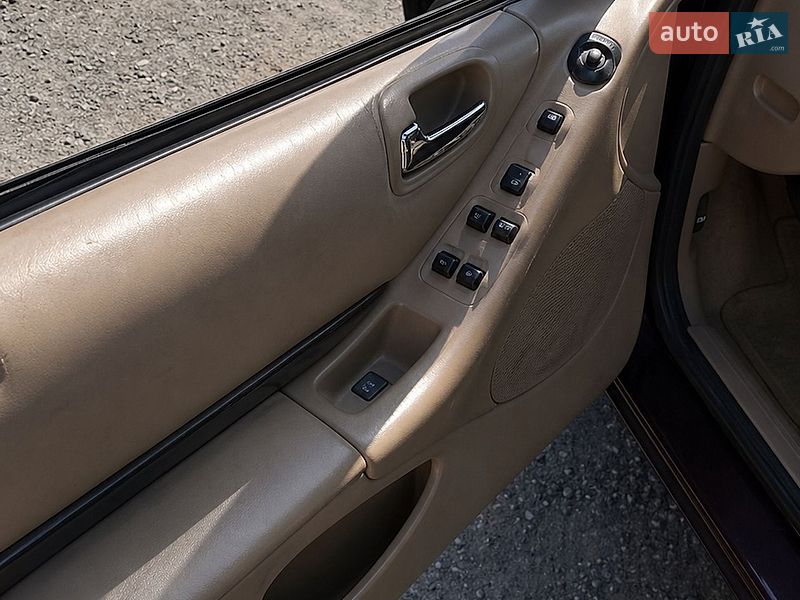 Седан Chrysler Cirrus 1996 в Кривом Роге