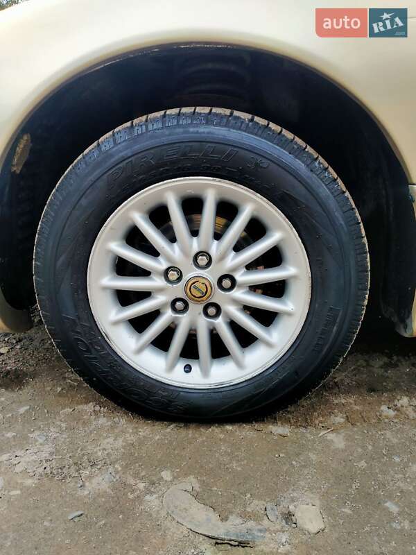 Седан Chrysler Concorde 1998 в Львове