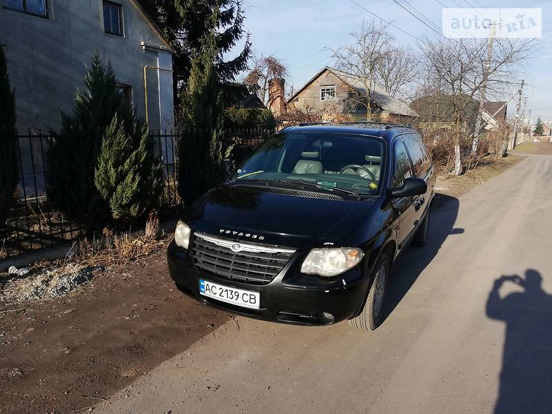 Минивэн Chrysler Grand Voyager 2004 в Нововолынске