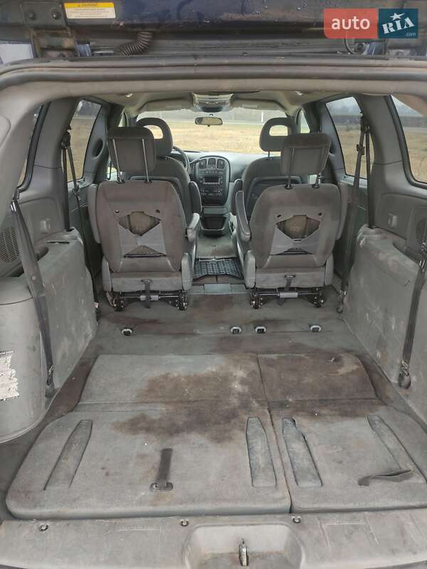 Минивэн Chrysler Grand Voyager 2006 в Чернобае