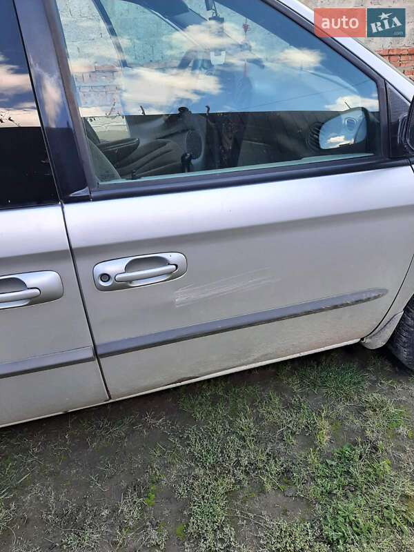 Минивэн Chrysler Grand Voyager 2002 в Мостиске