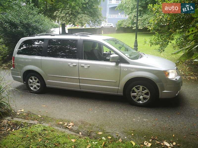 Мінівен Chrysler Grand Voyager 2009 в Чернівцях