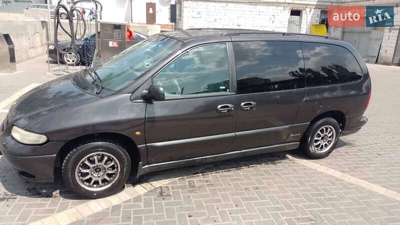 Мінівен Chrysler Grand Voyager 1999 в Кропивницькому