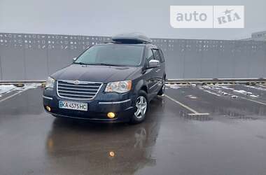 Мінівен Chrysler Grand Voyager 2010 в Києві