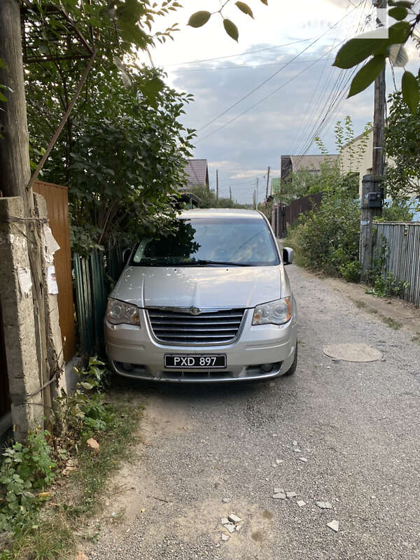 Минивэн Chrysler Grand Voyager 2008 в Киеве